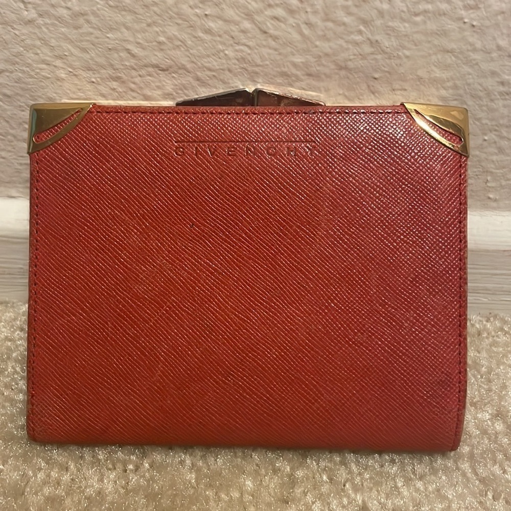 RED GIVENCHY KISS LOCK WALLET - Picture 3 of 16